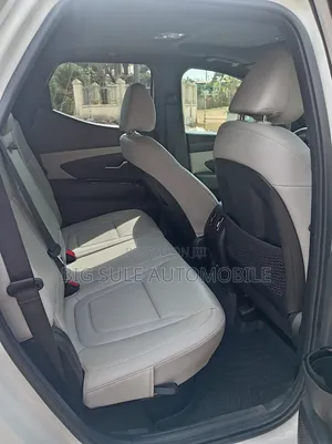 Hyundai Santa Cruz SE FWD 2025 White