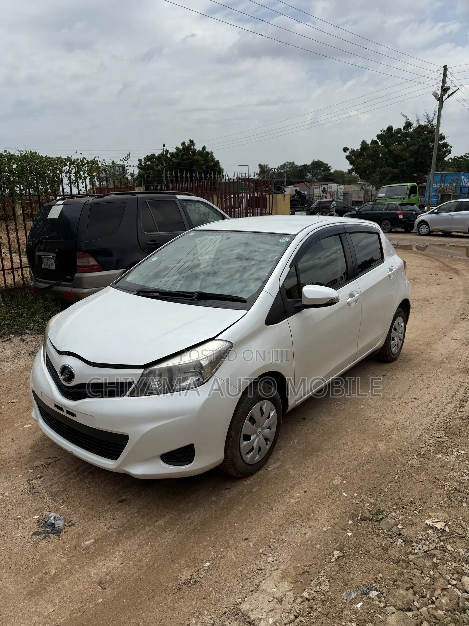 Toyota Vitz 1.3 AWD 5dr 2013 White
