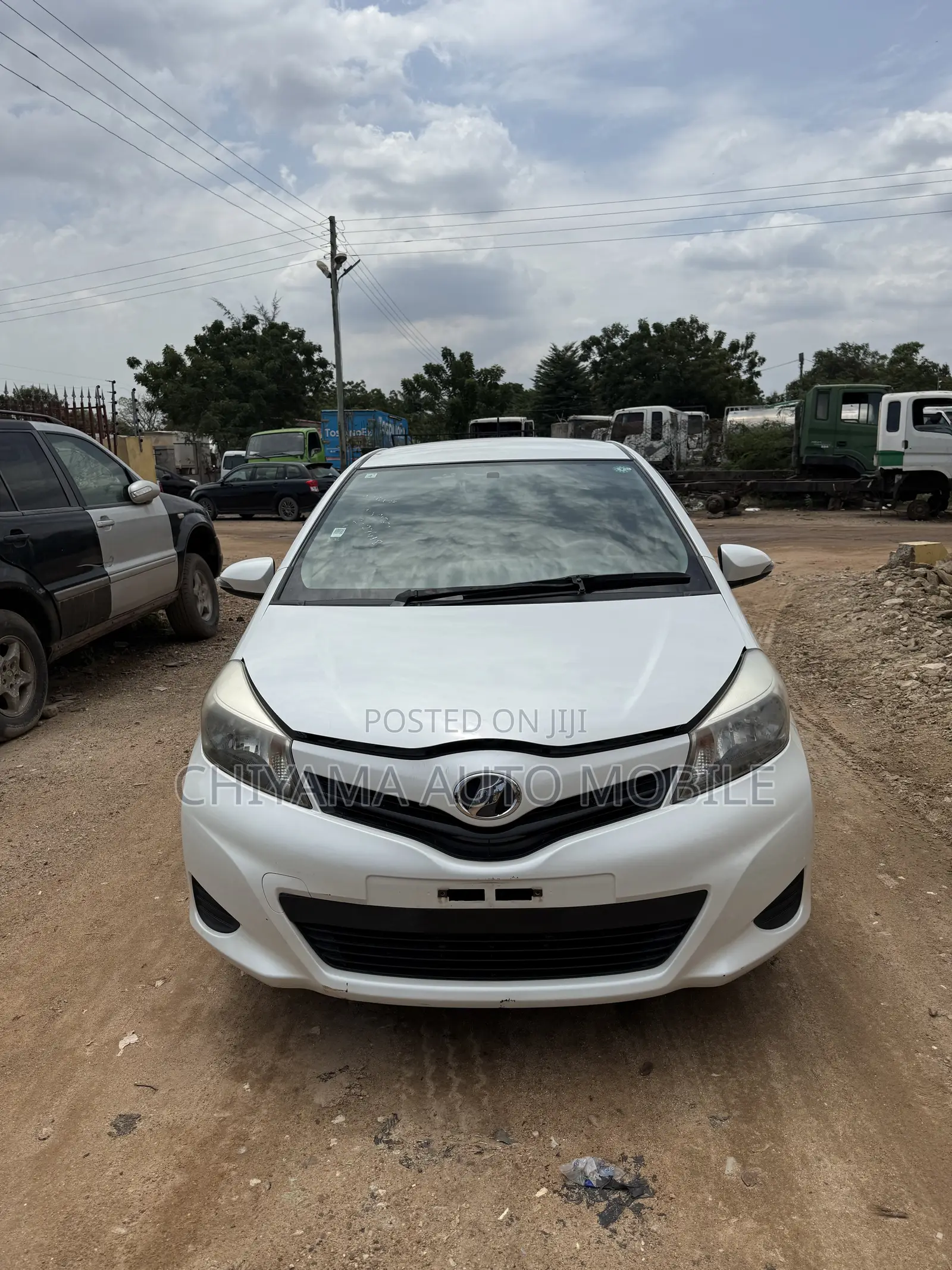 Toyota Vitz 1.3 AWD 5dr 2013 White