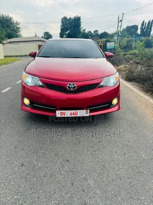 Toyota Camry SE 4dr Sedan (2.5L 4cyl 6A) 2014 Red
