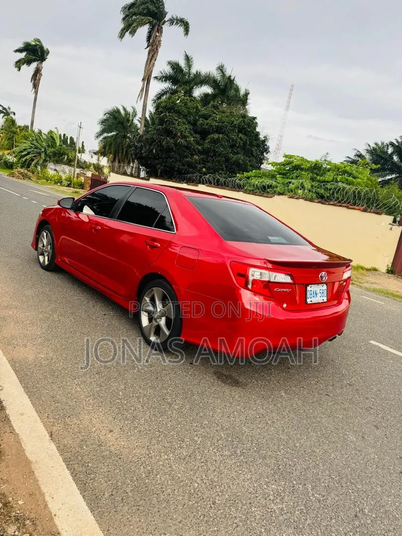 Toyota Camry SE 4dr Sedan (2.5L 4cyl 6A) 2014 Red