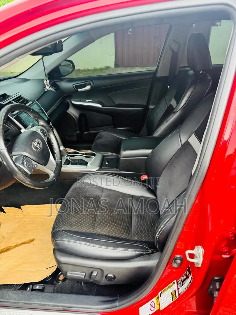 Toyota Camry SE 4dr Sedan (2.5L 4cyl 6A) 2014 Red