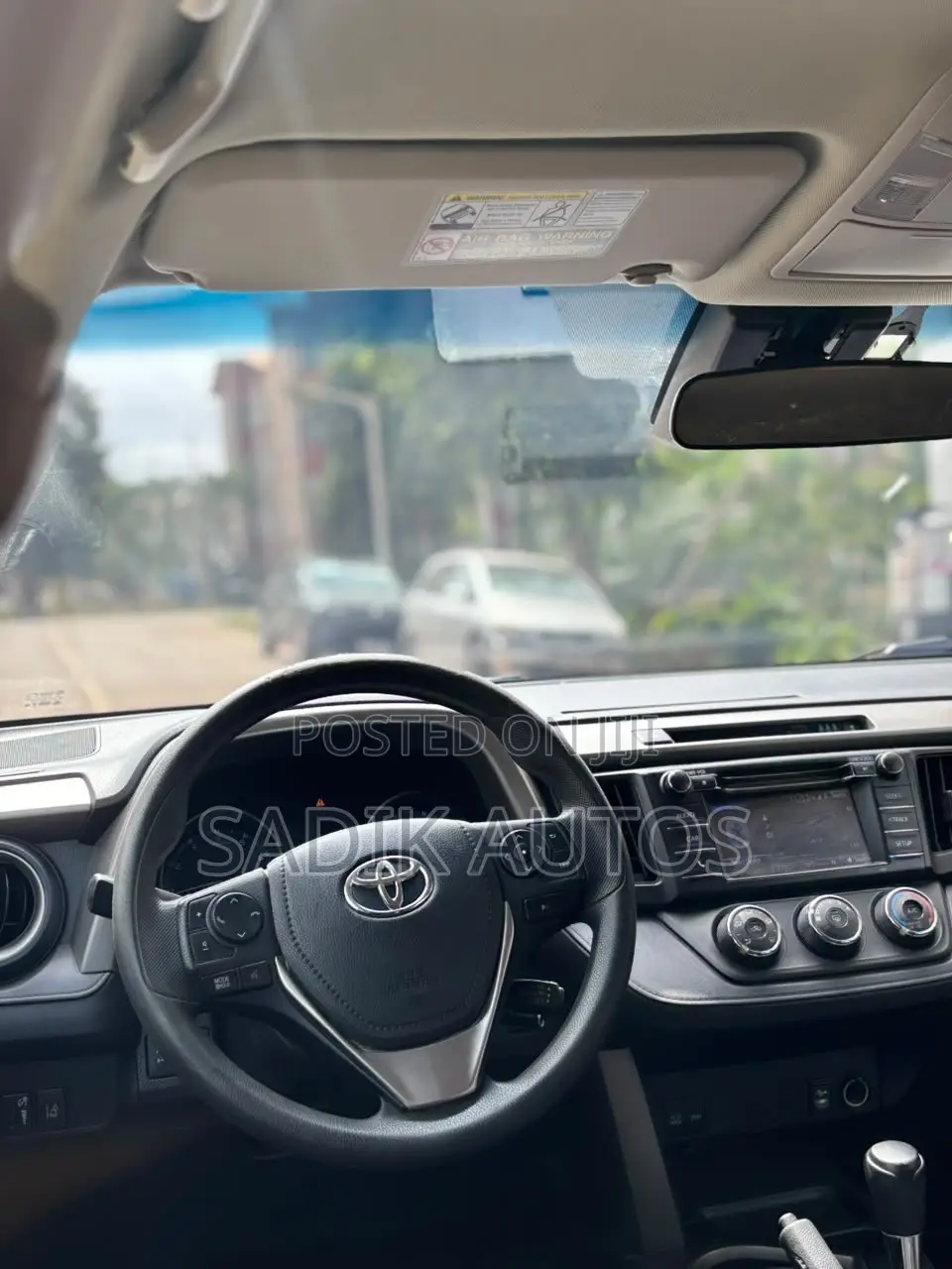 Toyota RAV4 LE 4dr SUV AWD (2.5L 4cyl 6A) 2018 Gray