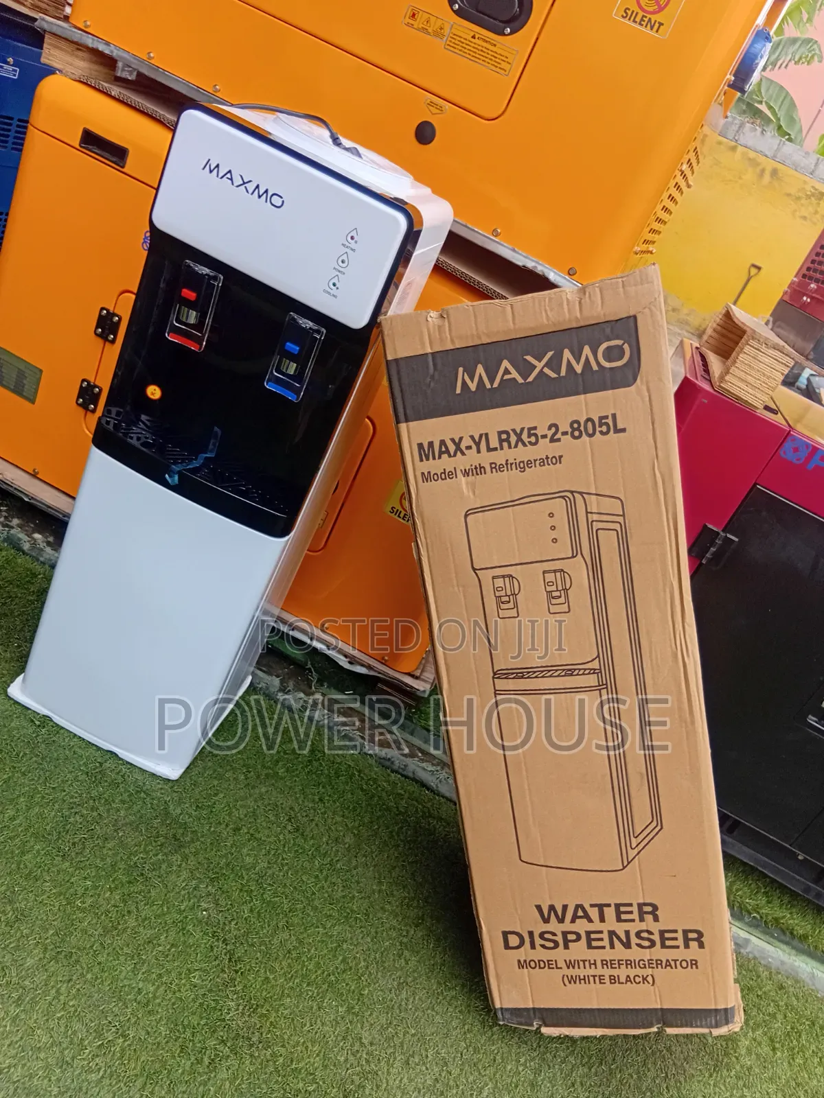 Maxmo Water Dispenser – Reliable Cooling & Hot Water Convenience