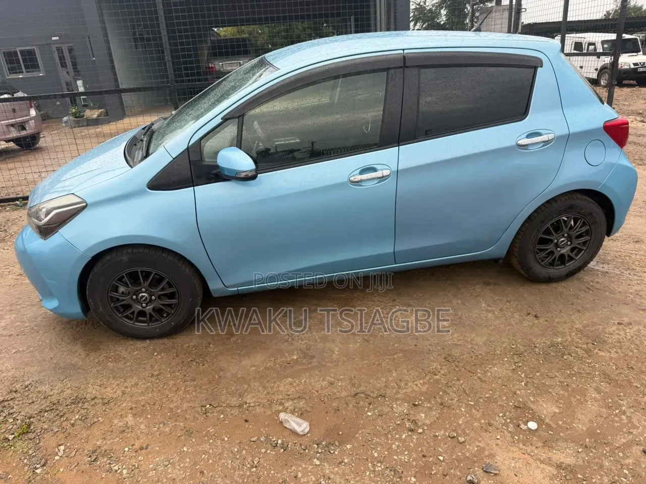 Toyota Vitz 1.3 FWD 5dr 2015 Blue