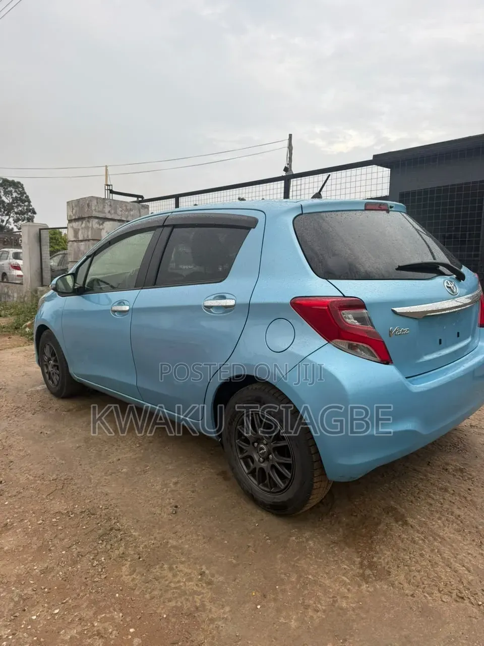 Toyota Vitz 1.3 FWD 5dr 2015 Blue