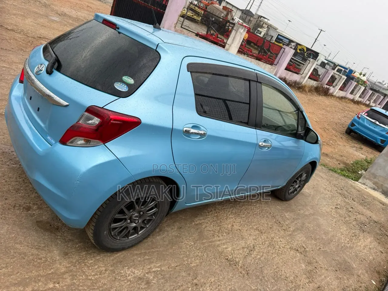 Toyota Vitz 1.3 FWD 5dr 2015 Blue