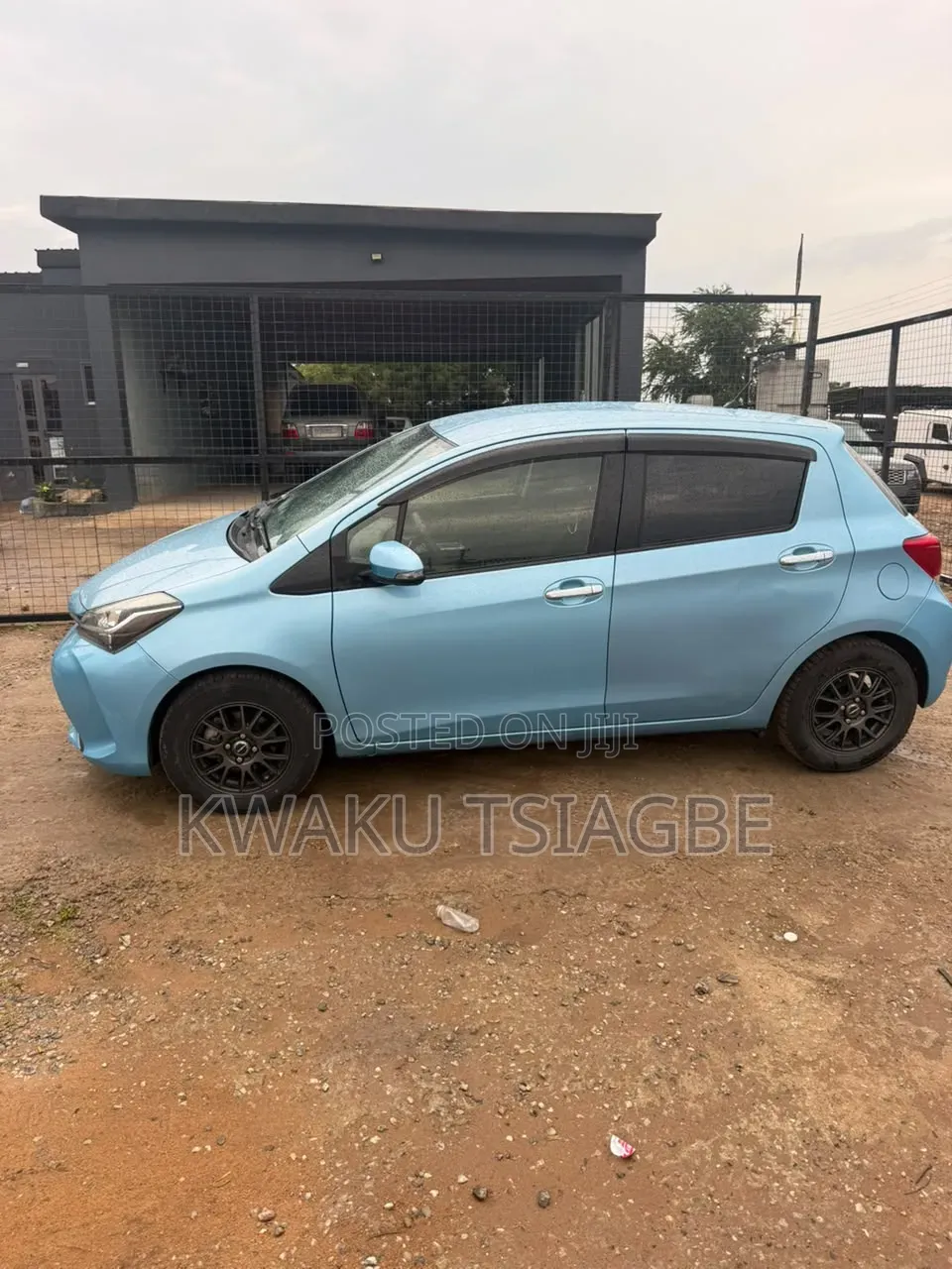 Toyota Vitz 1.3 FWD 5dr 2015 Blue