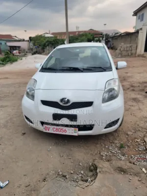 Toyota Vitz 1.0 FWD 5dr 2010 White