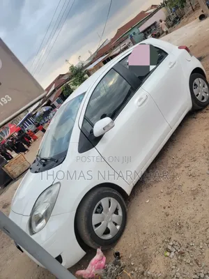 Toyota Vitz 1.0 FWD 5dr 2010 White