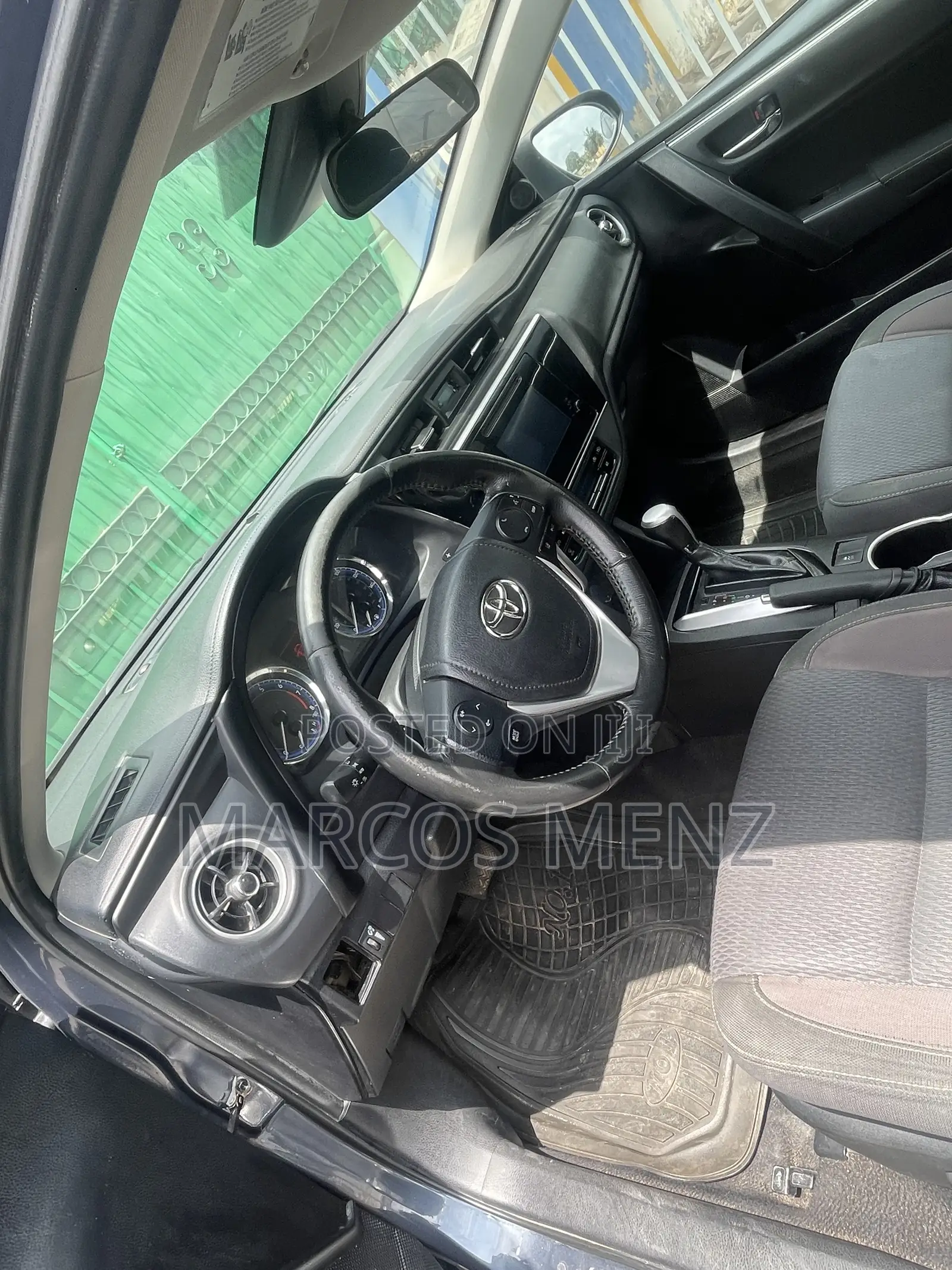 Toyota Corolla LE (1.8L 4cyl 2A) 2019 Gray