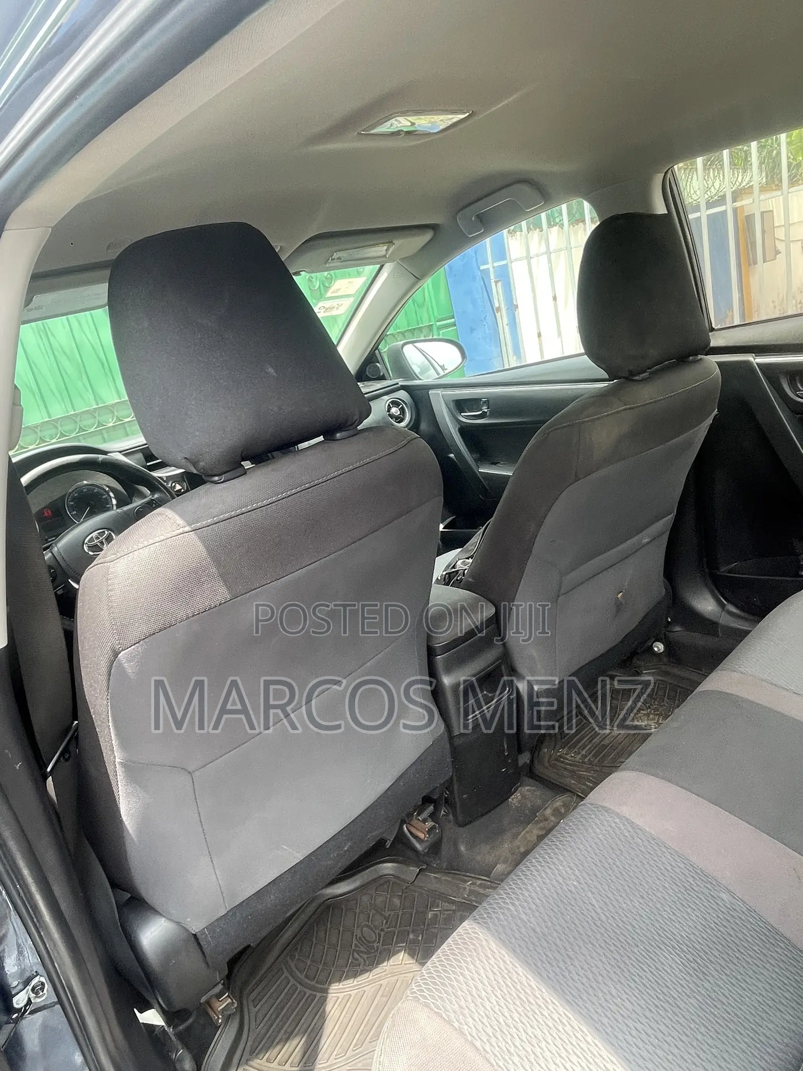 Toyota Corolla LE (1.8L 4cyl 2A) 2019 Gray