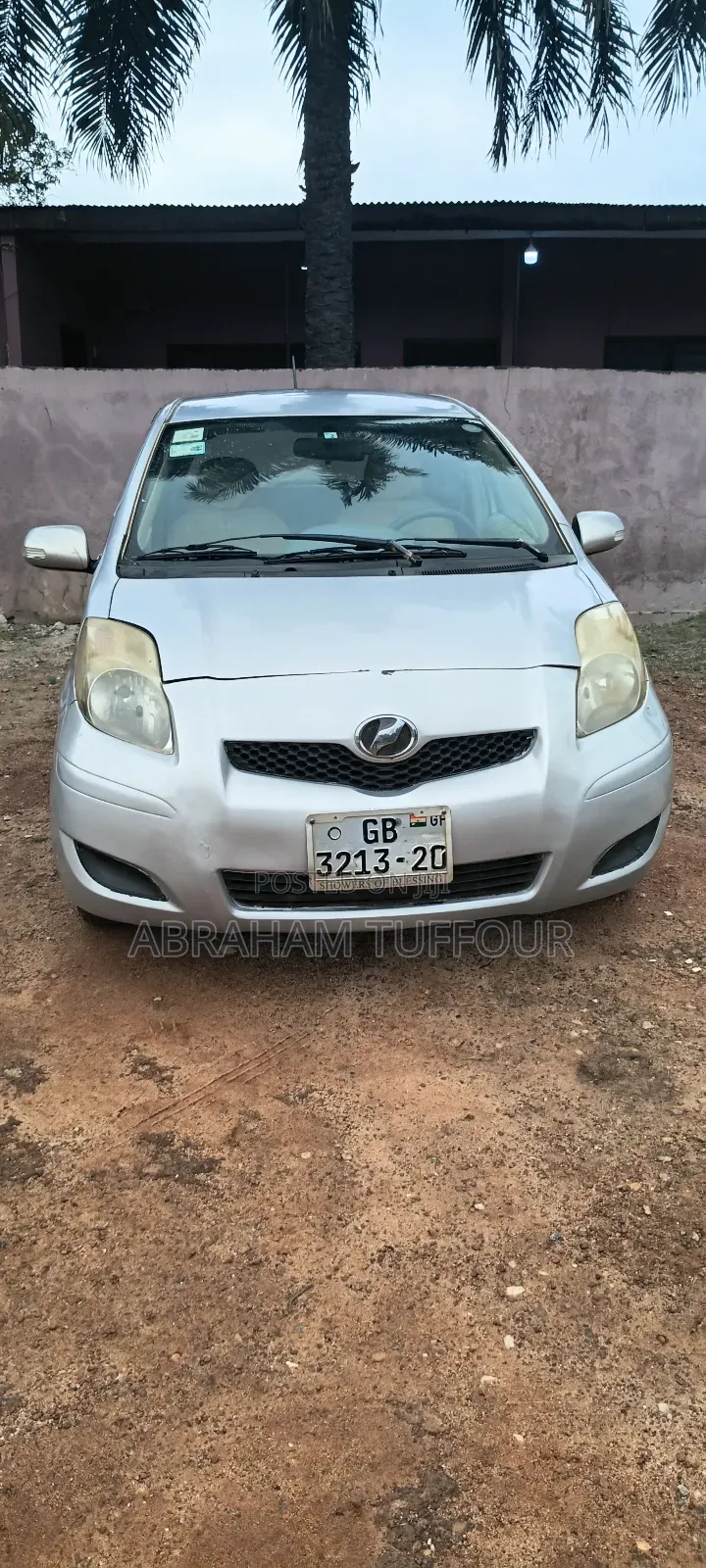 Toyota Vitz 2010 Silver