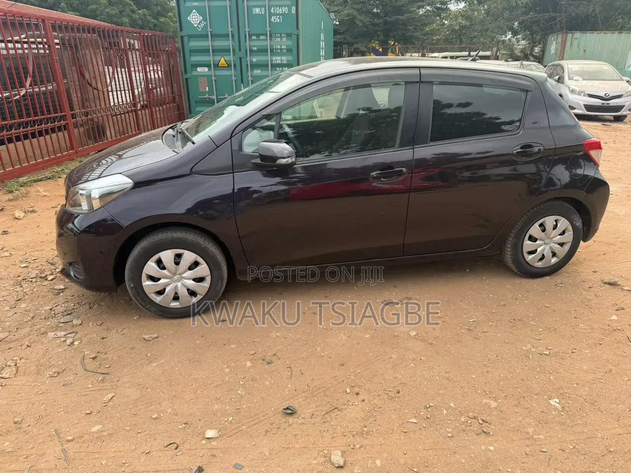 Toyota Vitz 1.3 FWD 5dr 2014 Purple