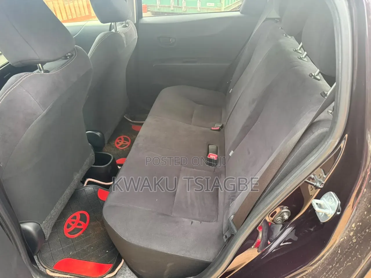 Toyota Vitz 1.3 FWD 5dr 2014 Purple