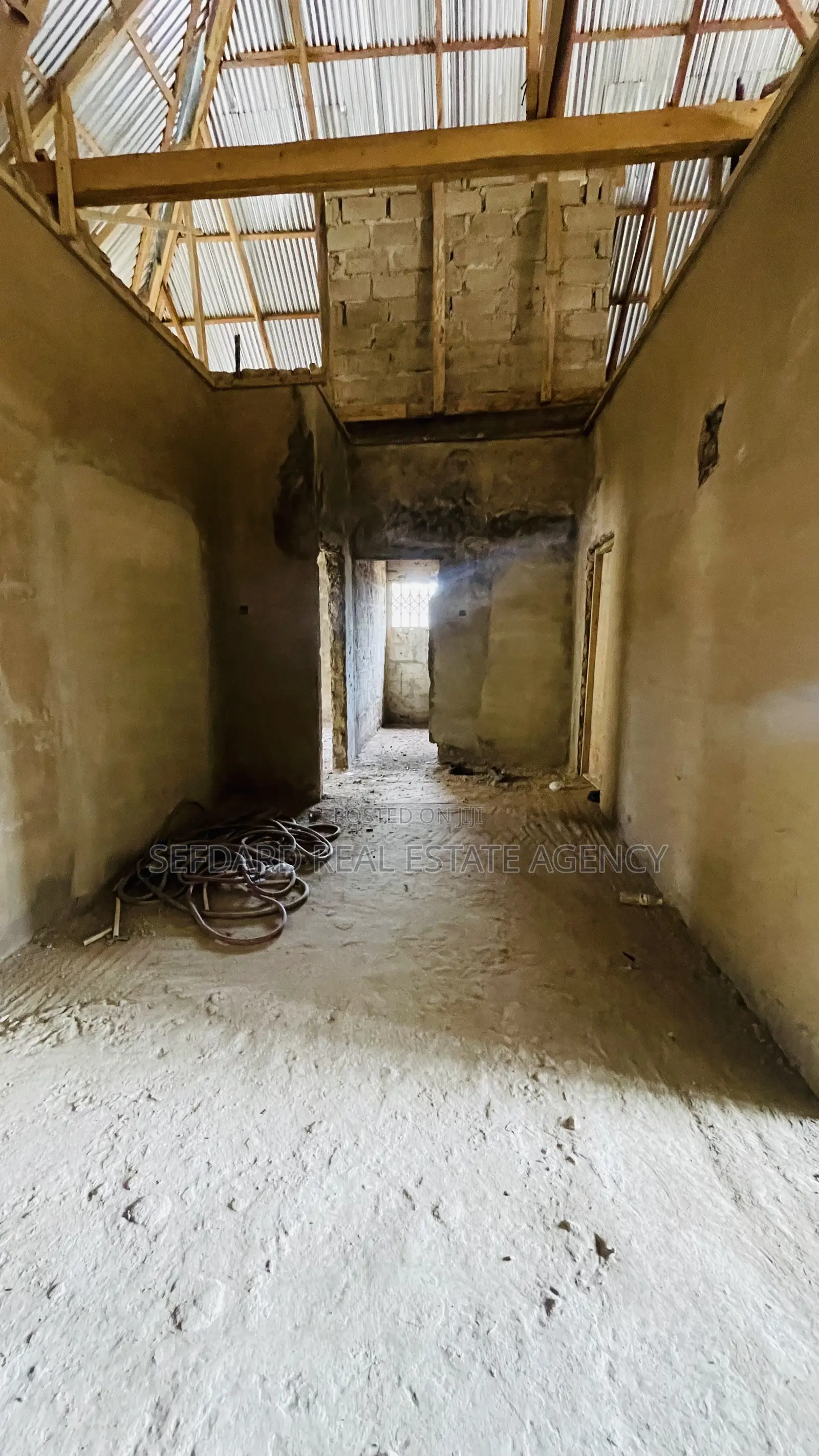 10bdrm House in Sefdard Properties, Amasaman for sale
