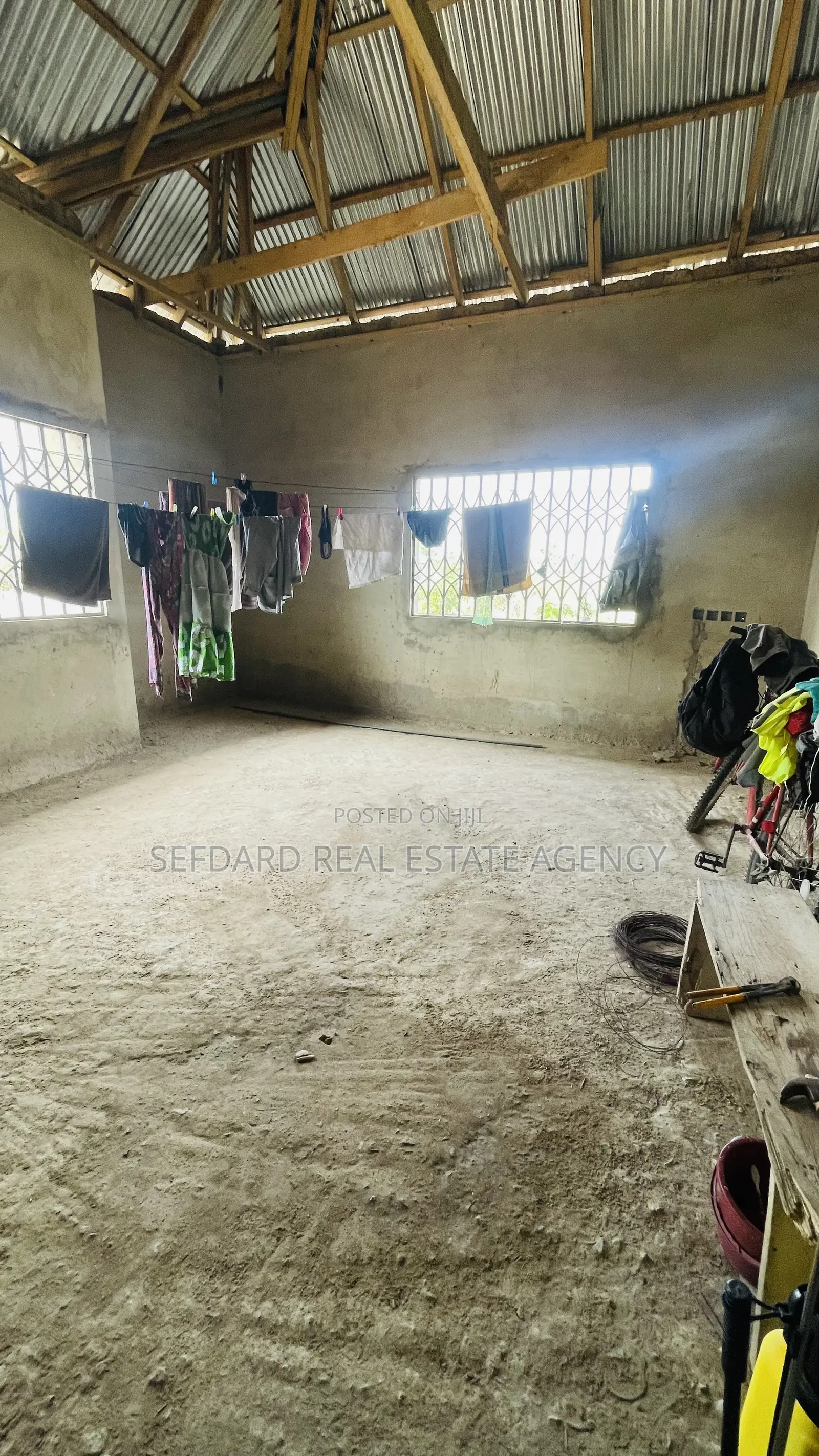 10bdrm House in Sefdard Properties, Amasaman for sale