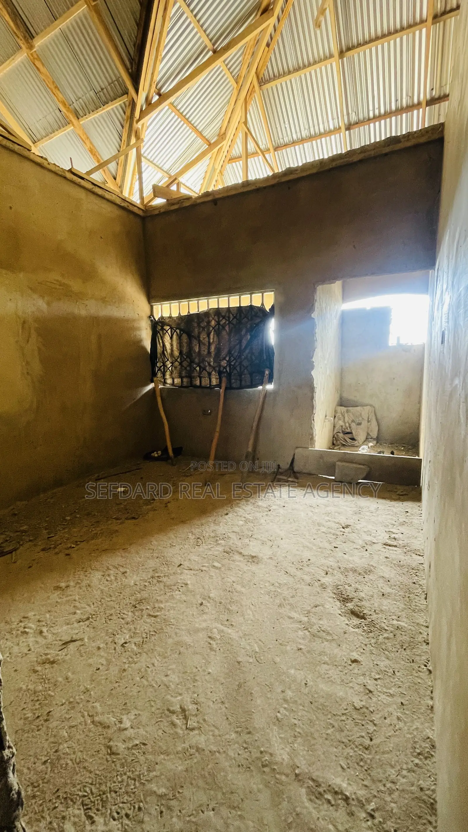 10bdrm House in Sefdard Properties, Amasaman for sale