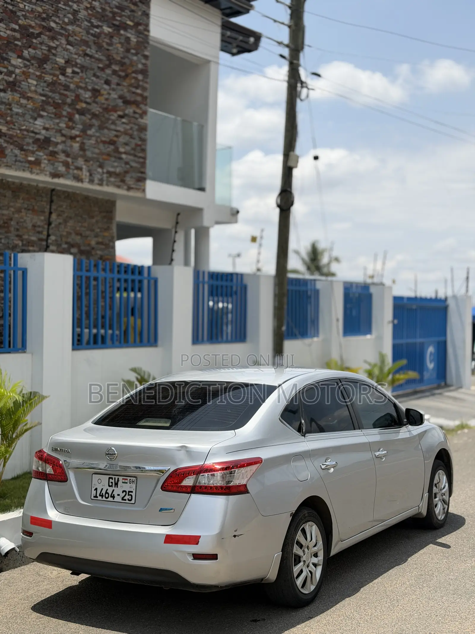 Nissan Sentra SL 4dr Sedan (1.8L 4cyl CVT) 2015 Silver