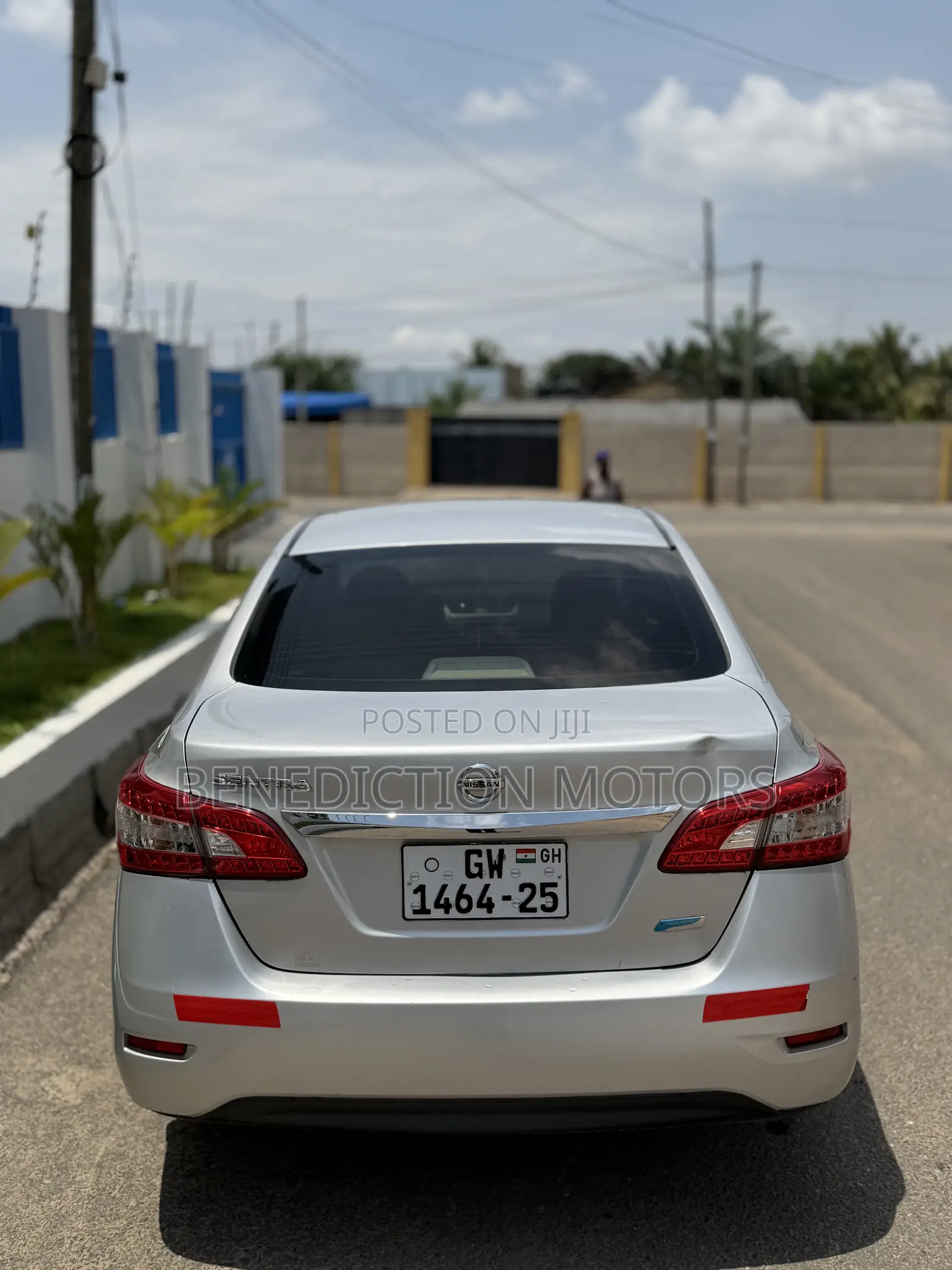Nissan Sentra SL 4dr Sedan (1.8L 4cyl CVT) 2015 Silver