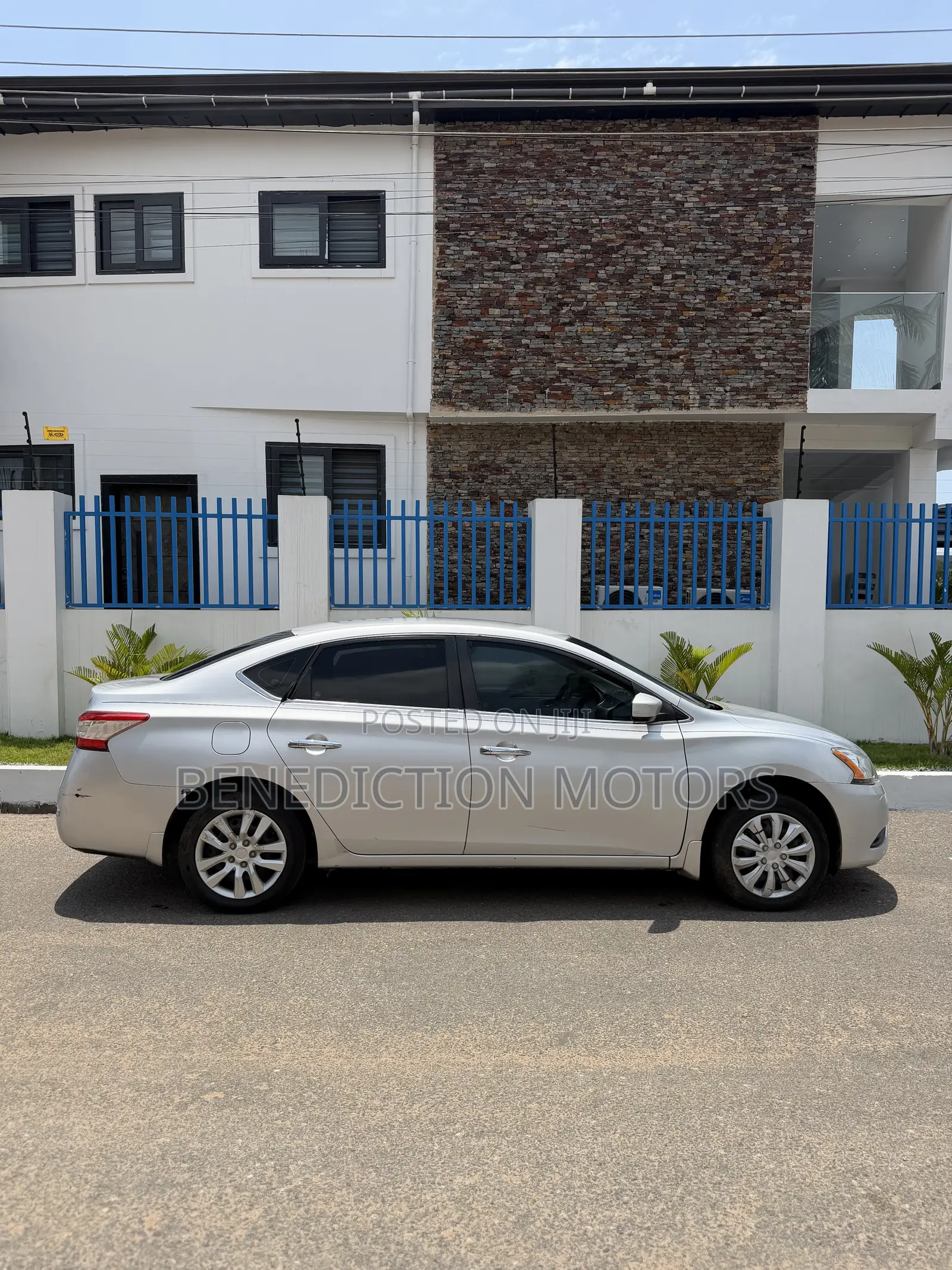Nissan Sentra SL 4dr Sedan (1.8L 4cyl CVT) 2015 Silver