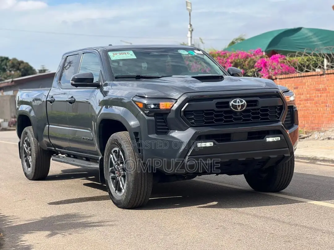 Toyota Tacoma TRD Sport Double Cab 4WD 6.1 ft. SB 2025 Gray