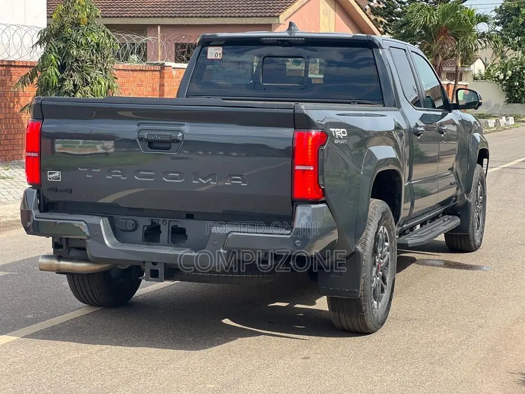 Toyota Tacoma TRD Sport Double Cab 4WD 6.1 ft. SB 2025 Gray