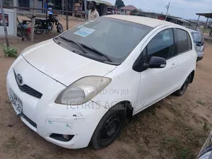 Toyota Vitz 1.0 FWD 3dr 2007 White
