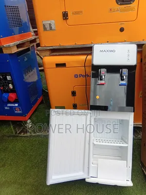 Maxmo Water Dispenser – Cool Water When You Need It
