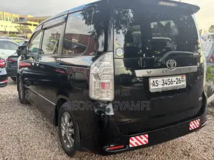 Toyota Voxy V 4WD 7-Seater 2010 Black