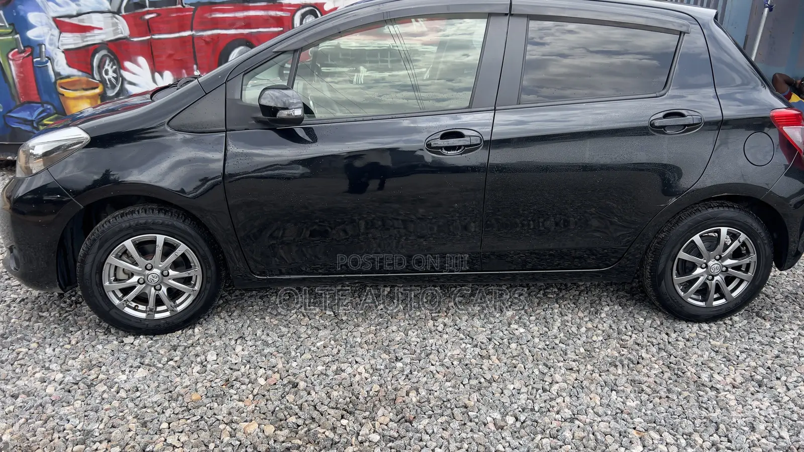 Toyota Vitz 1.3 FWD 3dr 2013 Black