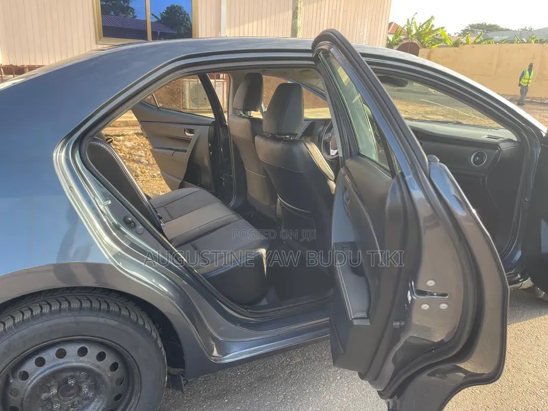 Toyota Corolla 2017 Black