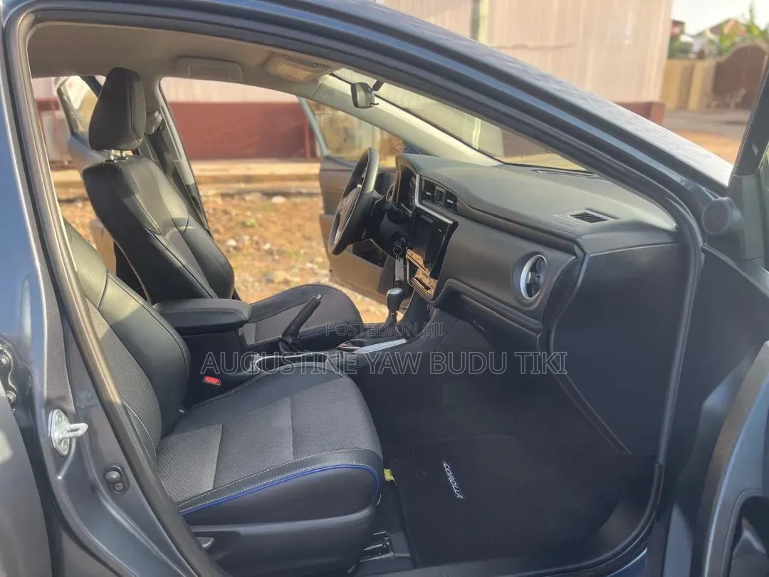 Toyota Corolla 2017 Black