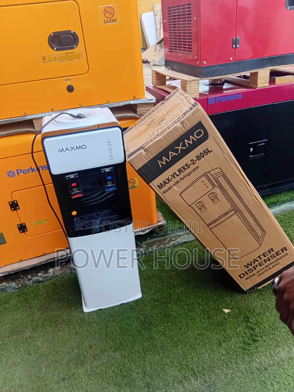 Maxmo Water Dispenser – Modern Water Convenience at Its Best