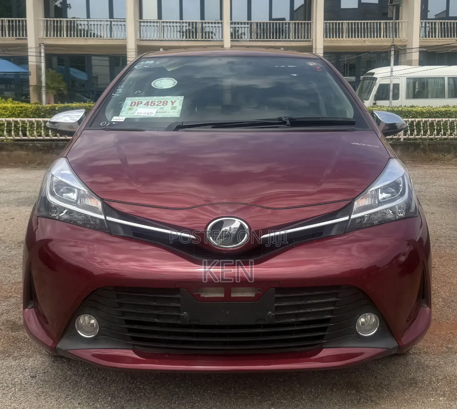 Toyota Vitz 1.3 AWD 5dr 2015 Burgundy