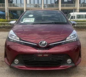 Toyota Vitz 1.3 AWD 5dr 2015 Burgundy