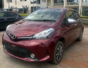 Toyota Vitz 1.3 AWD 5dr 2015 Burgundy