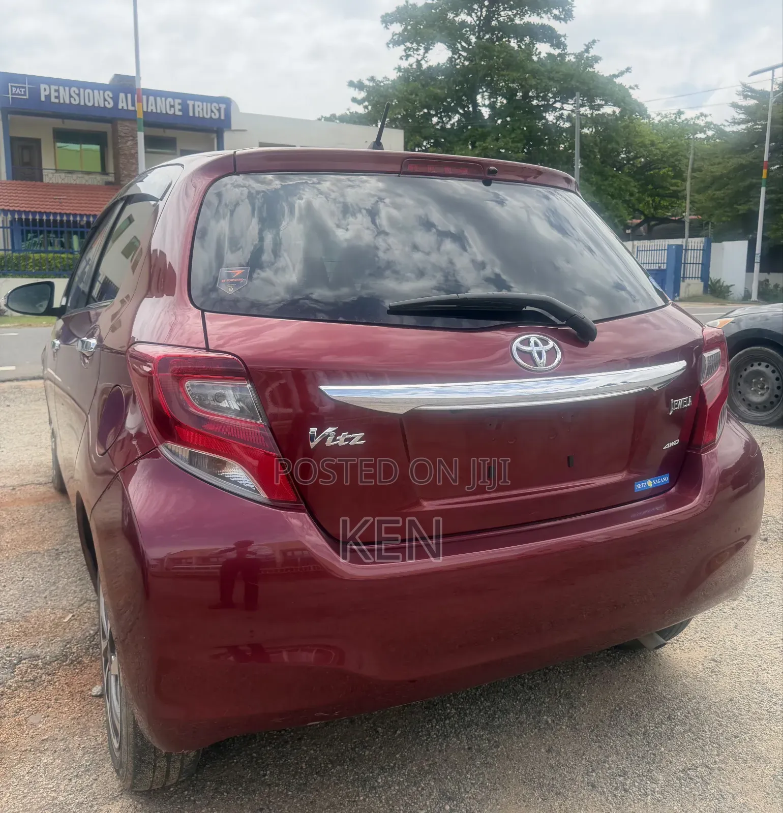 Toyota Vitz 1.3 AWD 5dr 2015 Burgundy