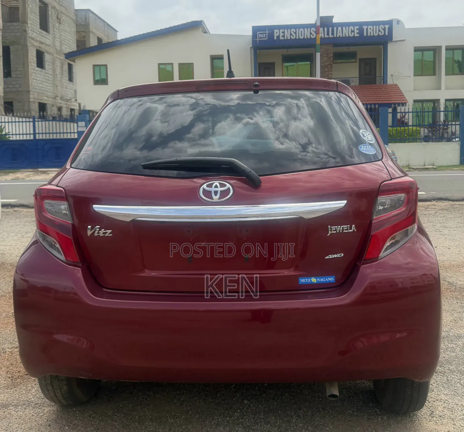Toyota Vitz 1.3 AWD 5dr 2015 Burgundy