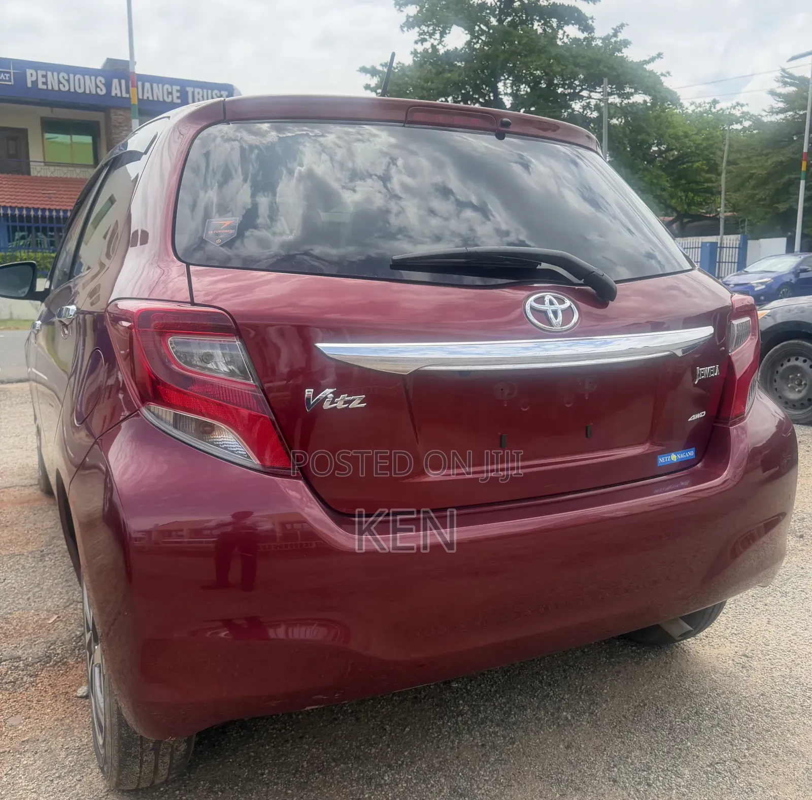 Toyota Vitz 1.3 AWD 5dr 2015 Burgundy
