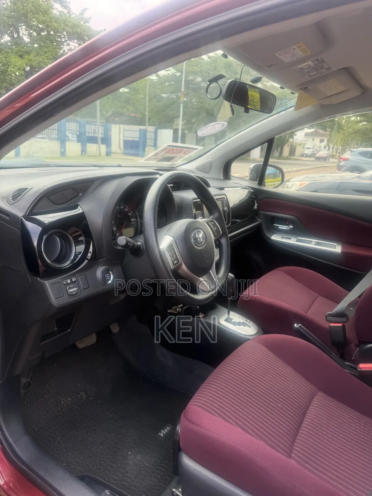 Toyota Vitz 1.3 AWD 5dr 2015 Burgundy