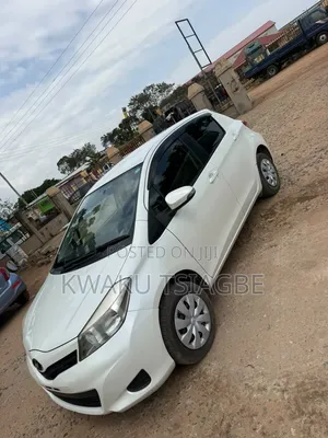 Toyota Vitz 1.3 FWD 5dr 2013 White