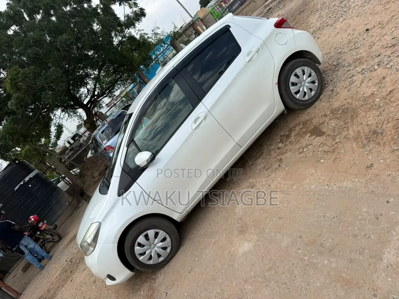 Toyota Vitz 1.3 FWD 5dr 2013 White
