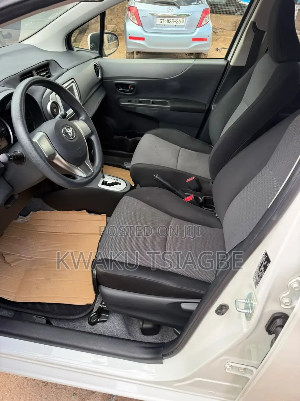 Toyota Vitz 1.3 FWD 5dr 2013 White
