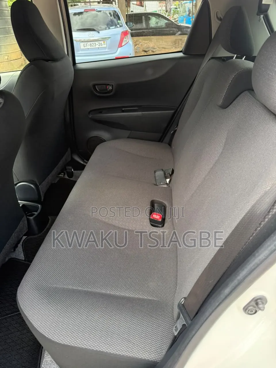 Toyota Vitz 1.3 FWD 5dr 2013 White