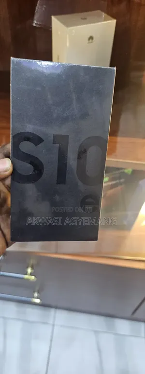 New Samsung Galaxy S10e 128 GB Black