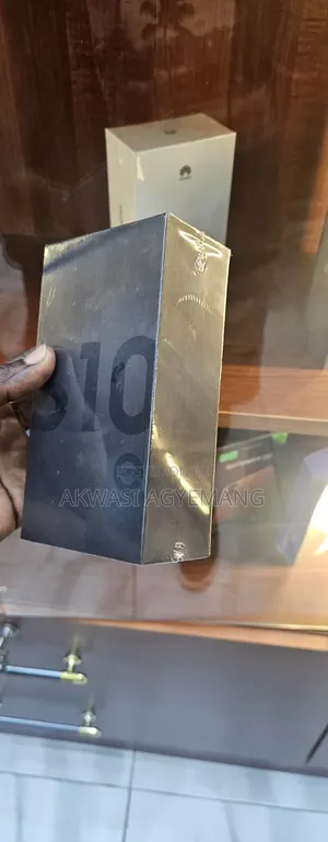 New Samsung Galaxy S10e 128 GB Black