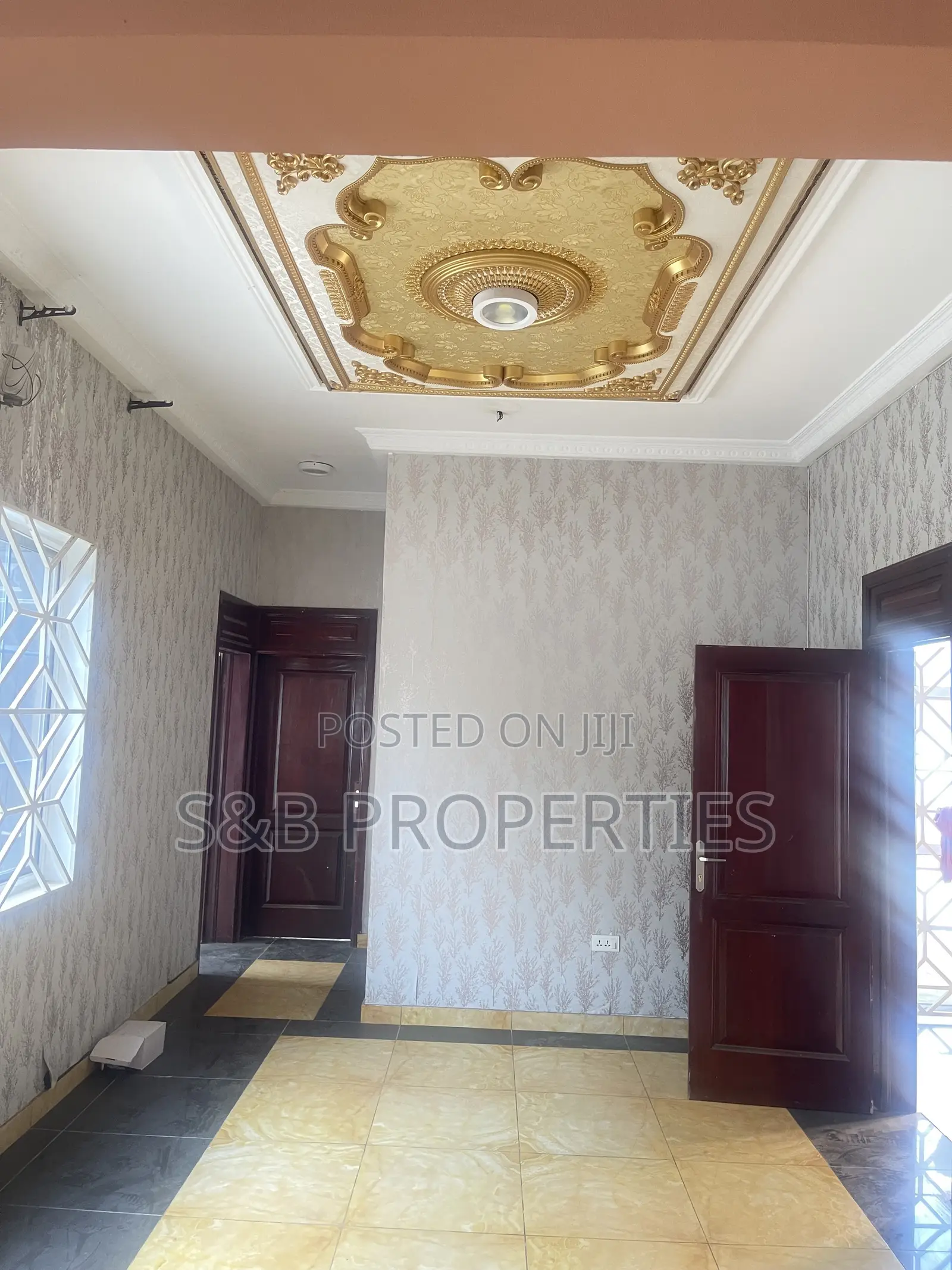 5bdrm Duplex in East Legon for rent
