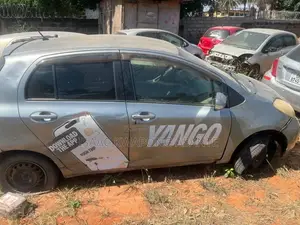 Toyota Vitz 1.3 AWD 5dr 2010 Gray