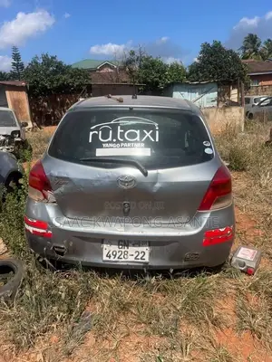 Toyota Vitz 1.3 AWD 5dr 2010 Gray